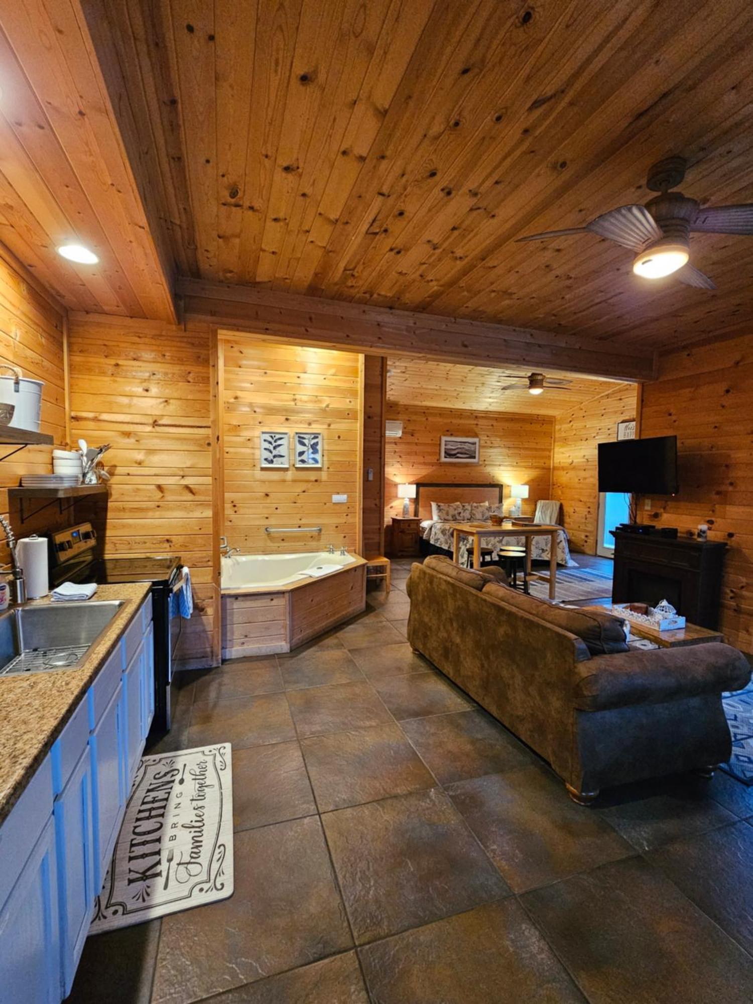 5 Min To Beaver Lake-King Bed-Fire Pit-Jetted Tub #3 Eureka Springs Extérieur photo